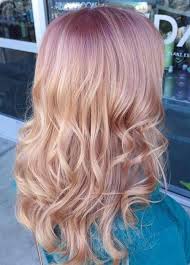 These rose gold blonde hair highlights are perfectly balanced and you can see how they blend into one another effortlessly in all those cascading curls. 50 Irresistible Rose Gold Hair Color Looks For 2020
