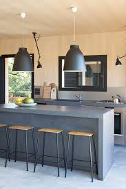 Une Maison En Osmose Avec La Nature Corse Cuisine Beton Maison Decoration Interieure