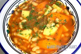 Loubia Algerienne Haricots Blancs En Sauce Rouge Recette Recettes De Cuisine Cuisine Loubia
