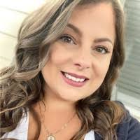 Amanda Baginski's Instagram, Twitter & Facebook