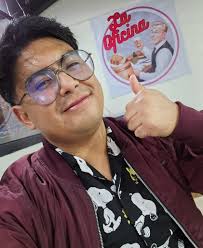 Cualquier cosa ando en la oficina 🥸