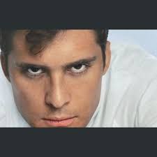 Luis miguel's pop album aries, impeccably produced by the artist himself, was released after his first hugely successful romance set, which was a collection of ballads and boleros as interpreted by the. Asi Luce Diego Boneta En La Portada Del Disco Aries De Luis Miguel El Imparcial Noticias De Mexico Y El Mundo