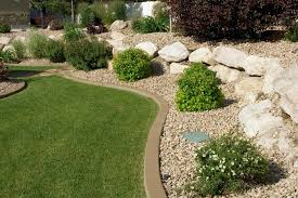 Plastic lawn edging is used to distinguish a garden bed from the rest of a lawn, making your garden look neat and tidy! Landscape Edging Ideas That Create Curb Appeal