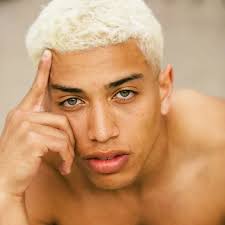 Pin By Janely Ivette On Cancer White Hair Men Guys With White Hair Men Blonde Highlights