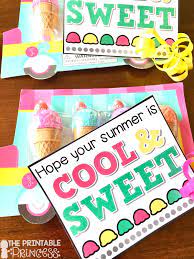 Punch a hole on top, and attach to the bubbles! Easy End Of The Year Gifts For Students