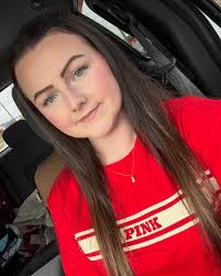 Alyssa Persinger's Instagram, Twitter & Facebook