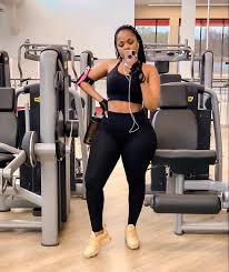 Reports went viral after schmidt shares pictures where she was working out with thomas meunier, manuel akanji and mats hummels. Instagram Hottie Nozipho Zulu Hits The Fitness Center Sa411