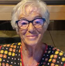 Il carciofo contiene la cinarina, alleata della digestione, quindi questo  liquore è ottimo come digestivo dopo i pasti. Segui il video per tutti i  passaggi. Per 500ml di amaro ti occorrono :