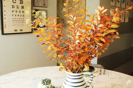 First, to create the perfect fall dining room decor, i gathered together my breadboards. 12 Modern Thanksgiving Table Setting Ideas