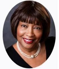 Noelia Pineda's Instagram, Twitter & Facebook