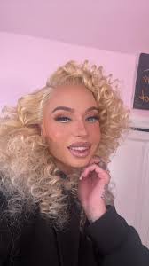 Once my hair is laid snd my face is beat im nit sad no more.