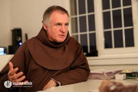 Jelenleg 2500 gyermekről gondoskodik intézményeiben és további százakról nevelőszülői rendszerben. Ne Csak Vedjuk Ismerjuk Is A Keresztenyseget Vasarnap Indul Bojte Csaba Videosorozata Magyar Kurir Katolikus Hirportal