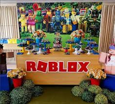 Los jugadores pueden crear sus propios mundos utilizando su propio motor de videojuegos llamado roblox studio. Pin On Fiesta De Roblox Para Ninos