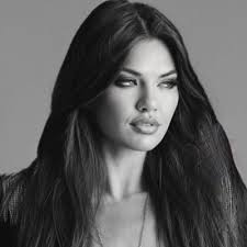 Grace Lilly🦋 (@glillyvibes)