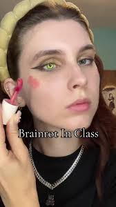 I had a long look in the mirror after that class finished up 👩🏼‍🏫🪦 . .  ✨makeup Details✨ Concealer + Liquid Liner: @urban decay Cream Liner:  @Alleyoop Eyeshadow Palets: @Flower Knows Makeup Skin Tint: ...