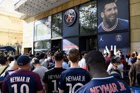 Psg or paris saint germain, is arguably one of the biggest and most dominating clubs in france, so it is no surprise, that the psg shirts are among the most popular football shirts out there. Jxcofah3s Mzmm