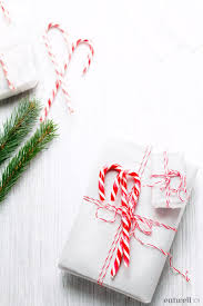 If you're looking for a quick and easy little christmas gift for your kids to give to their friends or to hand out … 6 Wrapping Ideas For The Coolest Holiday Gift Eatwell101
