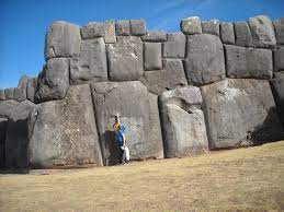 Ancient ruins at Sacsayhuaman of giant stones that lack any tool marks but  fit together with machine age precision : r/HumanForScale