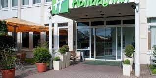 The bright rooms come with air conditioner, satellite television and coffee/tea making equipment. Hotels Close To Frankfurt Airport Holiday Inn Frankfurt Airport Neu Isenburg