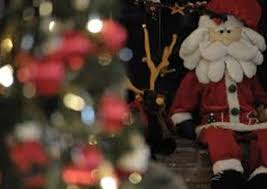 I suoi aiutanti e gli elfi escono dai nascondigli del parco mediceo di pratolino, a vaglia, con ingresso in via fiorentina 276, per far rivivere sabato 24 e domenica 25 novembre 'lo spirito del natale': Lo Spirito Del Natale Nelle Note Della Banda
