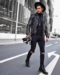 Blue jeans + black levis tee + black bomber jacket + adidas this cool outfit is perfect for going out with your friends in the evening or going out for shopping. 35 Super Stylish All Black Outfits For Men Fashion Hombre