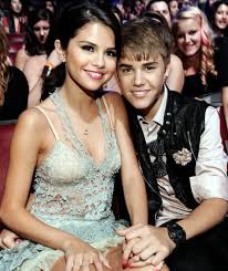 1 relationship 2 dating timeline 3 trivia 4 songs 4.1 justin's songs 4.2 selena's songs 5 gallery 6 references in 2009, justin bieber said in many interviews that selena was his celebrity crush. Selena Gomez Und Justin Bieber Was Lauft Da Wieder Leute Bild De
