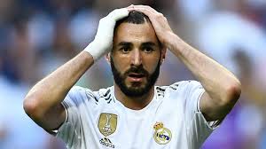 Muet avec l'équipe de france depuis son retour, karim benzema a reçu dimanche le soutien de didier pour rappel, lors du mondial 2018, l'attaquant de chelsea n'avait pas inscrit le moindre but. Why Does Karim Benzema Not Play For France Can Real Madrid Star Switch International Team Goal Com