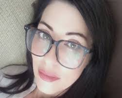 Jenny Conroy's Instagram, Twitter & Facebook