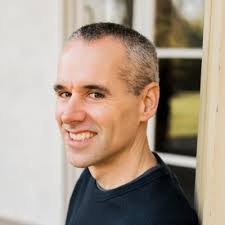 Robert Moskal's Instagram, Twitter & Facebook