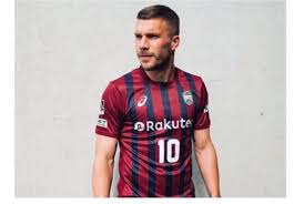 Penyerang berpaspor jerman, lukas podolski dikaitkan dengan klub malaysia johor darul ta'zim. Podolski Dilaporkan Merapat Ke Klub Malaysia Republika Online