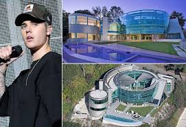 Justin Bieber 20 Millions Hollywood Hills Biebs A De L Experience Avec Les Paparazzis Et Il Annule Des Eveneme Celebrity Mansions Celebrity Houses Mansions