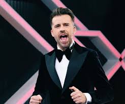 29 august 1987) is a romanian singer and television presenter. Florin Ristei VarstÄƒ Cv InÄƒlÈ›ime Greutate Foste Iubite Salariu La Antena 1 Stiri Directe