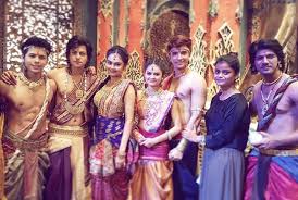 Daftar nama dan biodata pemeran chandra nandini. Lakukan Adegan Laga Pemeran Ashoka Ini Tak Sadar Tubuhnya Benar Benar Terluka Semua Halaman Nakita