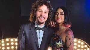 Recuerda revisar sus enlaces para visitar sus redes sociales. Se Ve Divina Ex Novia De Luisito Comunica Se Expone Con Blusa Translucida Mui Fashion
