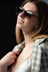 Imagens de Loira de óculos de sol sem royalties