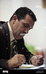 U s military police help iraqi hi-res stock photography and images