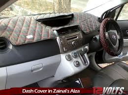 > meredam pantulan sinar matahari > melindungi dashboard mobil kesayangan anda dari kekusaman akibat terik matahari > desain cover yang mengikuti lekukan pola dashboard > menambah kesan luxury pada interior mobil anda. Alas Dashboard Kereta Malayucab