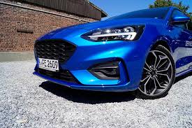 Hier finden sie technische daten, preise, statistiken, tests und die wichtigsten fragen auf einen blick. Besser Als Der Golf Der Neue Ford Focus Mk4 Im Kurztest Motormobiles