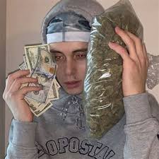 Aesthetic grunge aesthetic anime gun. Baddie Pfp Gun Shefalitayal