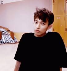 Any fan of seventeen knows that dk has the voice of an angel, but he also stands out as an incredible performer in the group as well! Seventeen Dk Gif Seventeen Dk Kpop Discover Share Gifs