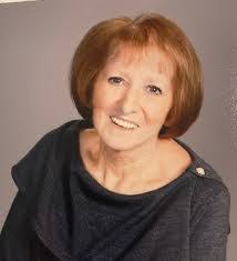 Melissa Lehner's Instagram, Twitter & Facebook