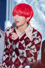 Bts anunció el lanzamiento de bts world, un juego interactivo creado en conjunto con netmarble (compañía de juegos móviles más grande de corea del sur). Bts Taehyung Uk On Twitter Taehyung Red Hair Bts Taehyung Taehyung