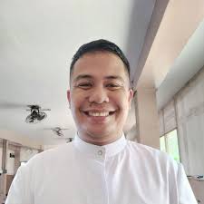 Prayers for seminarians as they start their spring semester! Write names of  seminarians in the comments so that we can pray for them, too.