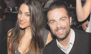 «η σοφία είναι ένας μύθος της μόδας». Hlias Brettos Ayth Einai H Nea Toy Syntrofos