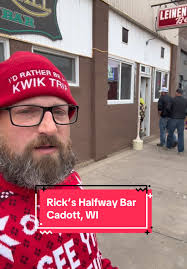 New Diggings General Store, New Diggings, WI #wiscodivebarreviews #bus...