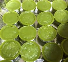 This pandan seri muka uses natural colours from the blue pea flowers and pandan leaves and it great to serve as afternoon snack. Pin On Kueh Local Stuff