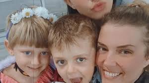 Romana assinala 5.º aniversário do filho mais novo com imagens únicas: “Meu  tesouro mais pequenino”