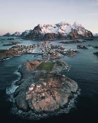 The henningsvær idrettslag stadion in the small fishing village of henningsvær, located on two small islands off lofoten Henningsvaer Stadion A Football Field Located On The Island Of Hellandsoya In Henningsvaer Norway 9gag