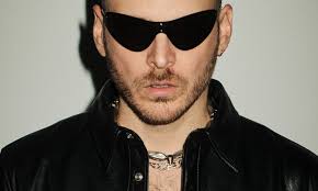 Te presentamos a "Doctor De La Noche", el heroe de la rave