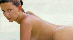 Após marcar época como símbolo sexual, musa da Playboy nos anos 90  sobrevive vendendo empadas